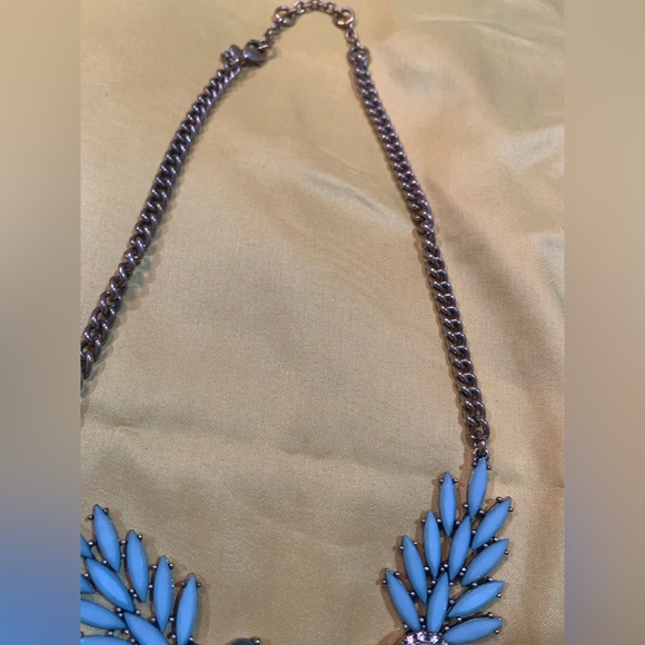 Lot of 4 Preowned ((1)Banana Republic & (3)J. Crew) Necklaces - Picture 4 of 16